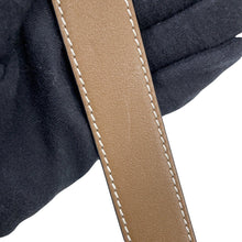 Load image into Gallery viewer, LOEWE hammock SandA538S35X51 2150 Soft Grained Calf Leather Size Small