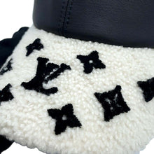Load image into Gallery viewer, LOUIS VUITTON cap sharing Size M Noir/WhiteM00493 Lamb Leather100% Silk100% Polyester77% Polyurethane23%