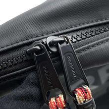 将图像加载到图库查看器中,BURBERRY Crossbody Bag Black8036554 Leather