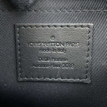 Load image into Gallery viewer, LOUIS VUITTON ★Pochette Cosmos Isetan Limited NoirM63373 Monogram Eclipse Glaze