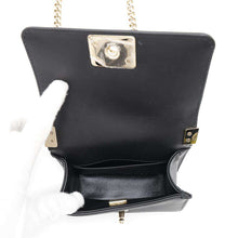 将图像加载到图库查看器中,CHANEL Boy Chanel ChainShoulder BlackA67364 Leather Size Mini