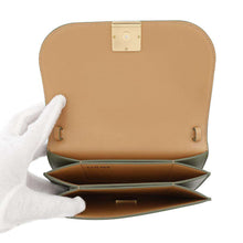 将图像加载到图库查看器中,LOEWE Goya Accordion Clutch GreenA896O44X01 Leather