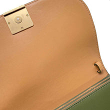 将图像加载到图库查看器中,LOEWE Goya Accordion Clutch GreenA896O44X01 Leather