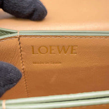 将图像加载到图库查看器中,LOEWE Goya Accordion Clutch GreenA896O44X01 Leather