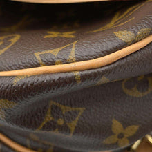 将图像加载到图库查看器中,LOUIS VUITTON Saumur BrownM42256 Monogram Size 30