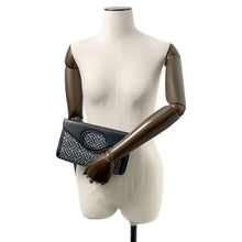 将图像加载到图库查看器中,BURBERRY 2wayBag Black/White Leather
