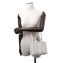 将图像加载到图库查看器中,Chloe ★Woody Tote WhiteCHC23UP237 I60 Leather Size Mini