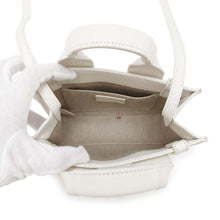 将图像加载到图库查看器中,Chloe ★Woody Tote WhiteCHC23UP237 I60 Leather Size Mini