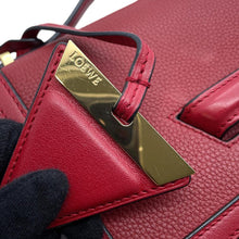 将图像加载到图库查看器中,LOEWE Barcelona Red Leather Size Small