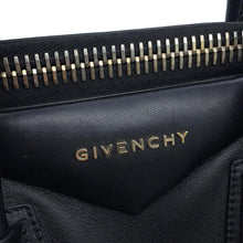 将图像加载到图库查看器中,Givenchy ★Antigona 2-way Bag Black Leather