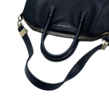 将图像加载到图库查看器中,Givenchy ★Antigona 2-way Bag Black Leather