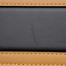 将图像加载到图库查看器中,BURBERRY ★Flap messenger bag Brown Leather