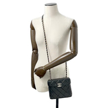 将图像加载到图库查看器中,CHANEL Matelasse Vanity ChainShoulder Bag Black Lambskin