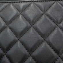 将图像加载到图库查看器中,CHANEL Matelasse Clutch Bag Black Lambskin