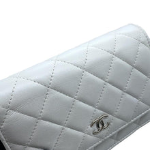 Load image into Gallery viewer, CHANEL Matelasse Pearl Shoulder Wallet WhiteAP1839 Calf Leather