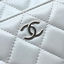 Load image into Gallery viewer, CHANEL Matelasse Pearl Shoulder Wallet WhiteAP1839 Calf Leather