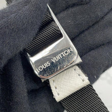 将图像加载到图库查看器中,LOUIS VUITTON ★Outdoor Messenger Taigarama BlancM30873 Monogram Taiga Leather