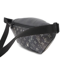 将图像加载到图库查看器中,LOUIS VUITTON Discovery Bumback NoirM44444 Monogram / Galaxy