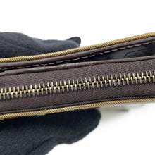 将图像加载到图库查看器中,FENDI Compact zip wallet Brown PVC/Leather