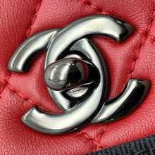 将图像加载到图库查看器中,CHANEL Matelasse ChainShoulder Bag Red/Black Lambskin