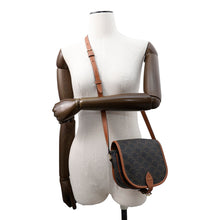 将图像加载到图库查看器中,CELINE Triomphe Falco Shoulder Bag Tan191502BZJ.04LU PVC Leather Size Medium