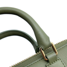 将图像加载到图库查看器中,LOEWE Amazona Pouch GreenC039U10X01 Leather