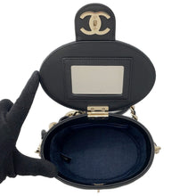 将图像加载到图库查看器中,CHANEL Matelasse Chain vanity bag Black Lambskin