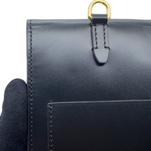 将图像加载到图库查看器中,BURBERRY Phone ShoulderPouch Black Leather