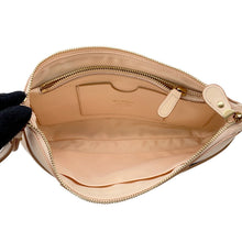 将图像加载到图库查看器中,Ferragamo Shoulder Bag Light Pink Leather