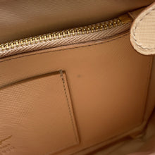 将图像加载到图库查看器中,Ferragamo Shoulder Bag Light Pink Leather