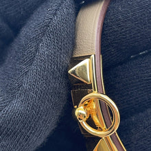 将图像加载到图库查看器中,HERMES Rival Mini Bracelet Size T2 Etoupe Swift Leather