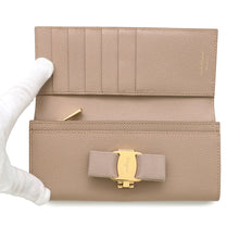 Load image into Gallery viewer, Ferragamo ★Vara Ribbon Bifold Wallet Long Wallet Pink Leather