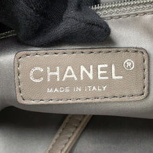 Load image into Gallery viewer, CHANEL CC Logo ChainTote Bag Black Nylon Fur