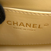 将图像加载到图库查看器中,CHANEL Matelasse ChainShoulder Bag Beige Lambskin