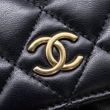 将图像加载到图库查看器中,CHANEL Matelasse PearlChain Mini Chain Wallet BlackAP2932 Lambskin