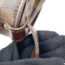 将图像加载到图库查看器中,LOUIS VUITTON Saumur SPO RedN48081 Damier Ebene Canvas Size 30