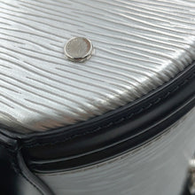 Load image into Gallery viewer, LOUIS VUITTON Cannes SilverM55316 Epi Leather
