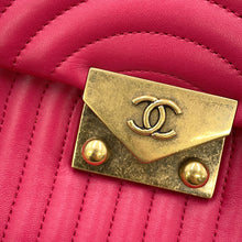 将图像加载到图库查看器中,CHANEL Design Stitch ChainShoulder Bag Pink Lambskin
