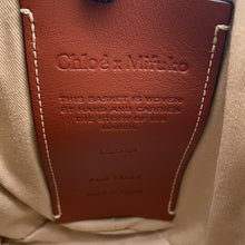 Load image into Gallery viewer, Chloe ★Woody Small Basket BeigeCHC22SS381G55101 Straw Canvas