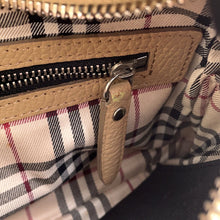 将图像加载到图库查看器中,BURBERRY One Shoulder Bag Beige Leather