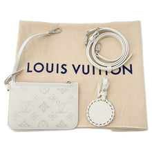 将图像加载到图库查看器中,LOUIS VUITTON Blossom WhiteM11842 Monogram Mahina Size PM