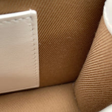 将图像加载到图库查看器中,BURBERRY Roller Clutch ChainShoulder White8066176 Leather