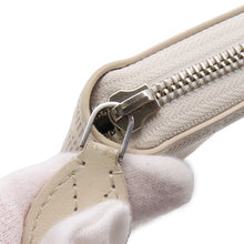 将图像加载到图库查看器中,LOUIS VUITTON Zippy Wallet Quartz/BeigeM83029 Mahina Reverse
