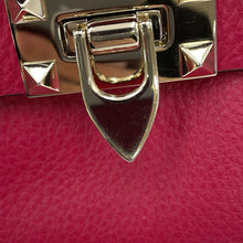 将图像加载到图库查看器中,Valentino Garavani RockStudded Shoulder Bag Pink Leather