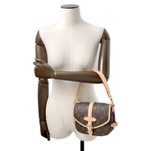 将图像加载到图库查看器中,LOUIS VUITTON Saumur BB Brown/BeigeM46740 Monogram Size BB