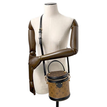 将图像加载到图库查看器中,LOUIS VUITTON Cannes NoirM43986 Monogram Monogram Reverse Canvas