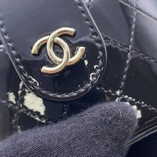 Load image into Gallery viewer, CHANEL ★Matelasse Mini Chain Vanity BlackAP1616 Patent Leather