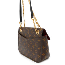 将图像加载到图库查看器中,LOUIS VUITTON ★ Passy RedM45592 Monogram