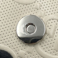 将图像加载到图库查看器中,GUCCI ★GG embossed messenger bag White625782 Leather