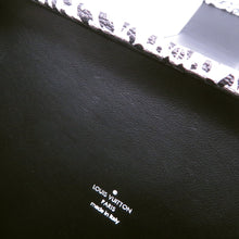 Load image into Gallery viewer, LOUIS VUITTON Petite Mal Dalmatian Nether Feather White/Black Leather